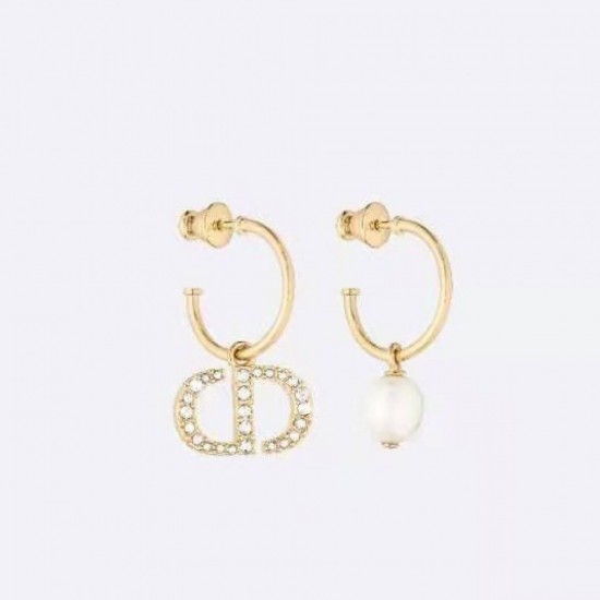 The latest popular topic is boiling 2022 DIOR Dior earrings The latest popular topic is boiling 2022 DIOR Dior earrings