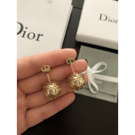 Retro design 2022 DIOR Dior earrings Retro design 2022 DIOR Dior earrings
