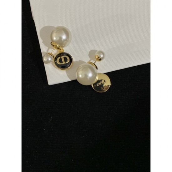 Eternal classic 2022 DIOR Dior earrings Eternal classic 2022 DIOR Dior earrings