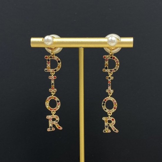 Popular model in Japan 2022 DIOR Dior earrings Popular model in Japan 2022 DIOR Dior earrings