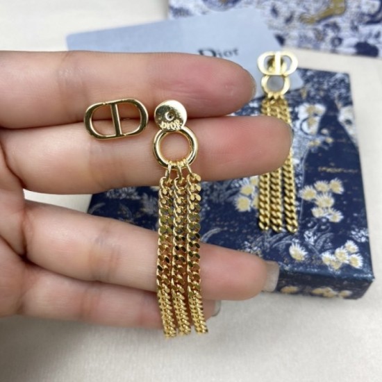 Attention No.1 2022 DIOR Dior earrings Attention No.1 2022 DIOR Dior earrings