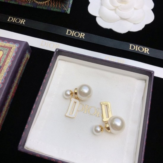 Secured 2022 DIOR Dior Earrings Secured 2022 DIOR Dior Earrings