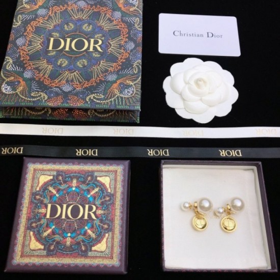 Smart impression 2022 DIOR Dior earrings Smart impression 2022 DIOR Dior earrings