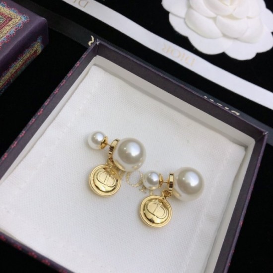 Smart impression 2022 DIOR Dior earrings Smart impression 2022 DIOR Dior earrings