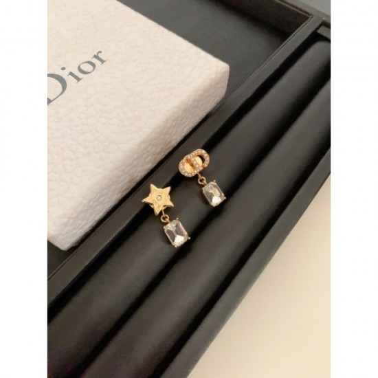 2022 DIOR Dior earrings with a vintage feel 2022 DIOR Dior earrings with a vintage feel