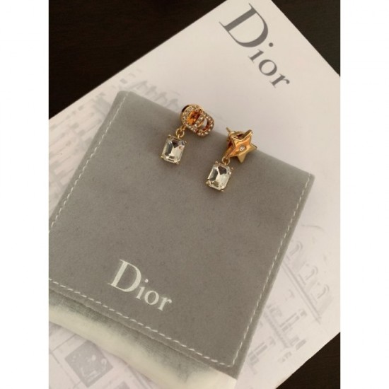 2022 DIOR Dior earrings with a vintage feel 2022 DIOR Dior earrings with a vintage feel