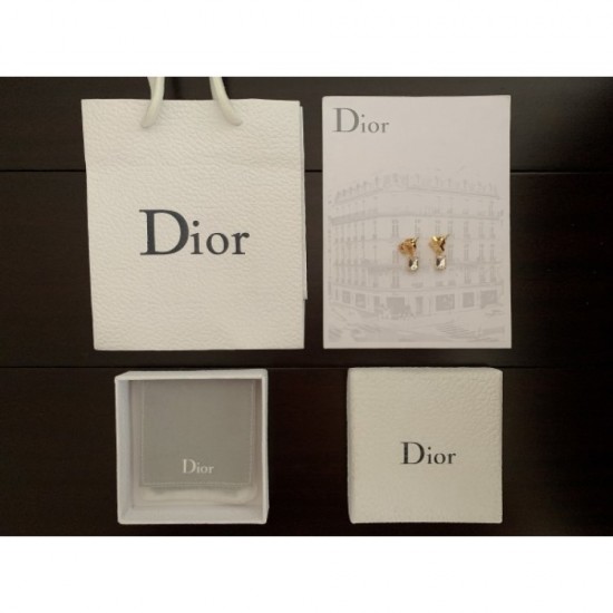 2022 DIOR Dior earrings with a vintage feel 2022 DIOR Dior earrings with a vintage feel