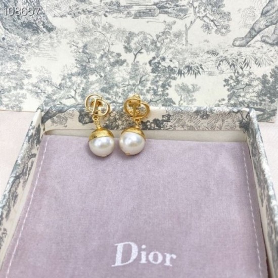 Limited quantity SALE price 2022 DIOR Dior earrings Limited quantity SALE price 2022 DIOR Dior earrings