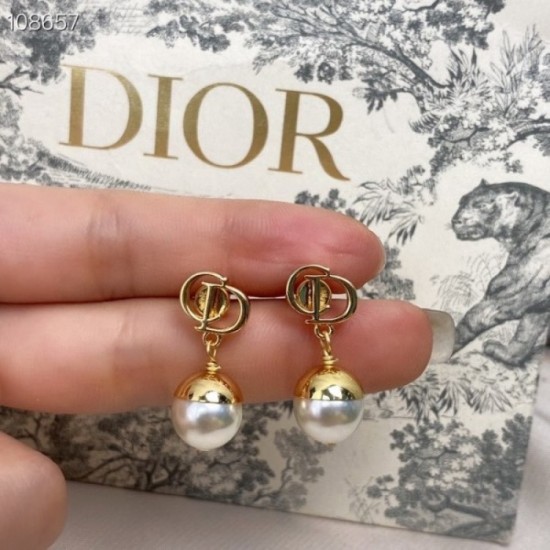 Limited quantity SALE price 2022 DIOR Dior earrings Limited quantity SALE price 2022 DIOR Dior earrings
