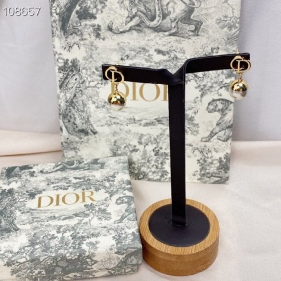 Limited quantity SALE price 2022 DIOR Dior earrings Limited quantity SALE price 2022 DIOR Dior earrings