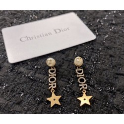 2022 DIOR Dior earrings with a retro atmosphere