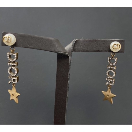 2022 DIOR Dior earrings with a retro atmosphere 2022 DIOR Dior earrings with a retro atmosphere