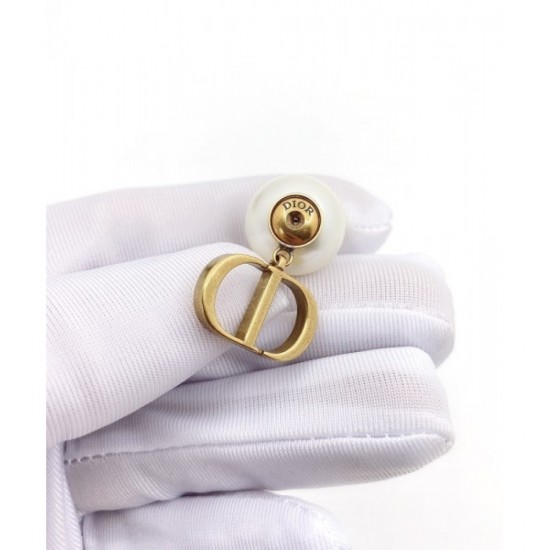 This season trend 2022 DIOR Dior earrings This season trend 2022 DIOR Dior earrings