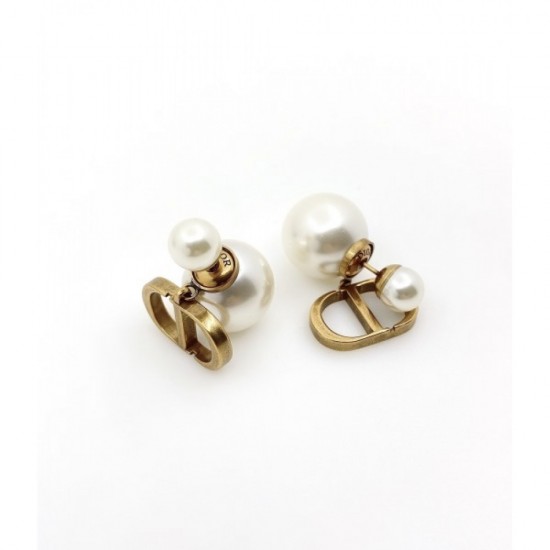 This season trend 2022 DIOR Dior earrings This season trend 2022 DIOR Dior earrings