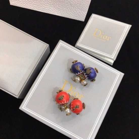Fashionable impression 2022 DIOR Dior earrings Fashionable impression 2022 DIOR Dior earrings