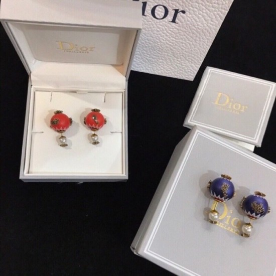 Fashionable impression 2022 DIOR Dior earrings Fashionable impression 2022 DIOR Dior earrings