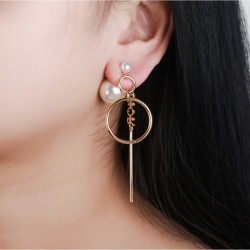 Gorgeous atmosphere 2022 DIOR Dior earrings