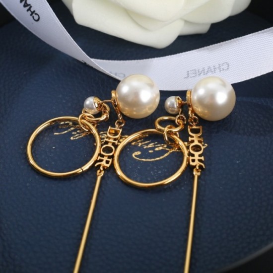 Gorgeous atmosphere 2022 DIOR Dior earrings Gorgeous atmosphere 2022 DIOR Dior earrings