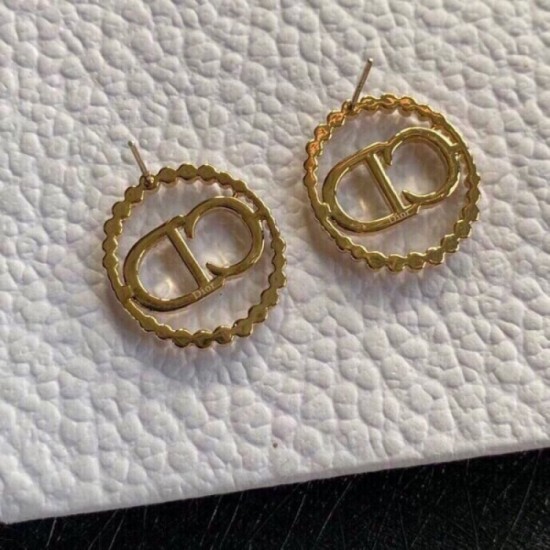 Now the hottest brand 2022 DIOR Dior earrings Now the hottest brand 2022 DIOR Dior earrings