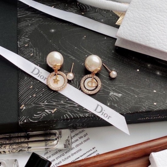 The latest deals 2022 DIOR Dior earrings The latest deals 2022 DIOR Dior earrings