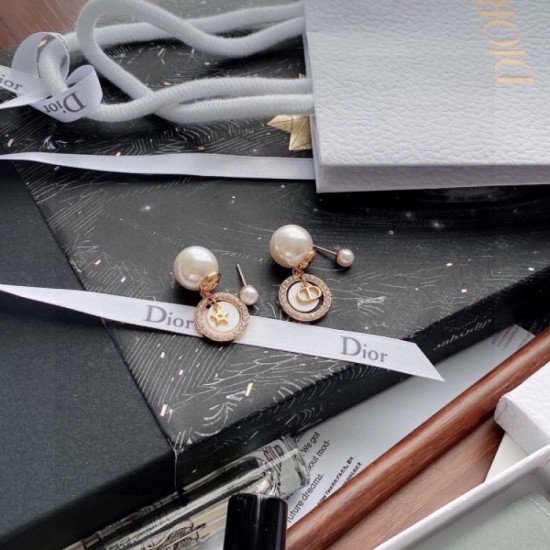 The latest deals 2022 DIOR Dior earrings The latest deals 2022 DIOR Dior earrings