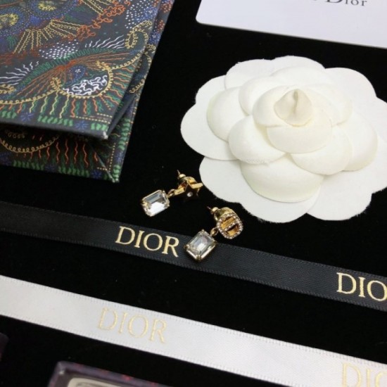 Great 2022 DIOR Dior earrings Great 2022 DIOR Dior earrings