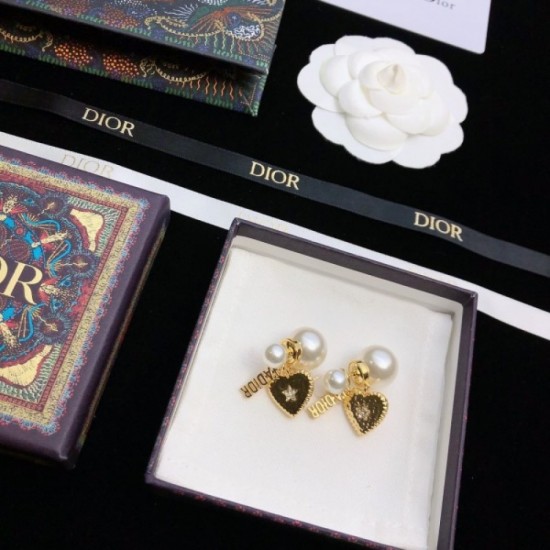 New product 2022 DIOR Dior earrings this term New product 2022 DIOR Dior earrings this term