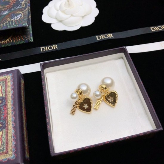 New product 2022 DIOR Dior earrings this term New product 2022 DIOR Dior earrings this term