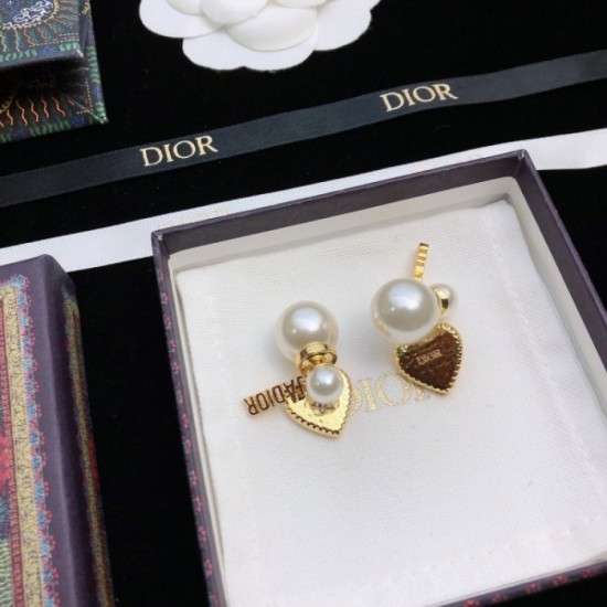New product 2022 DIOR Dior earrings this term New product 2022 DIOR Dior earrings this term