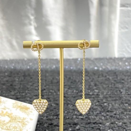 DIOR Dior 2022AW Earrings to wear this fall DIOR Dior 2022AW Earrings to wear this fall