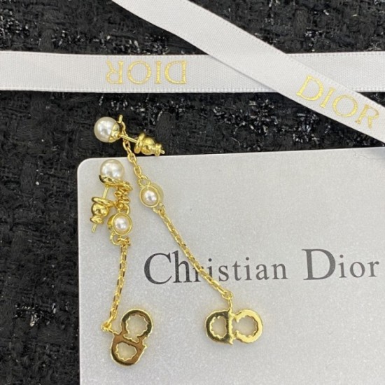 New Limited Quantity Sale DIOR Dior 2022AW Earrings New Limited Quantity Sale DIOR Dior 2022AW Earrings