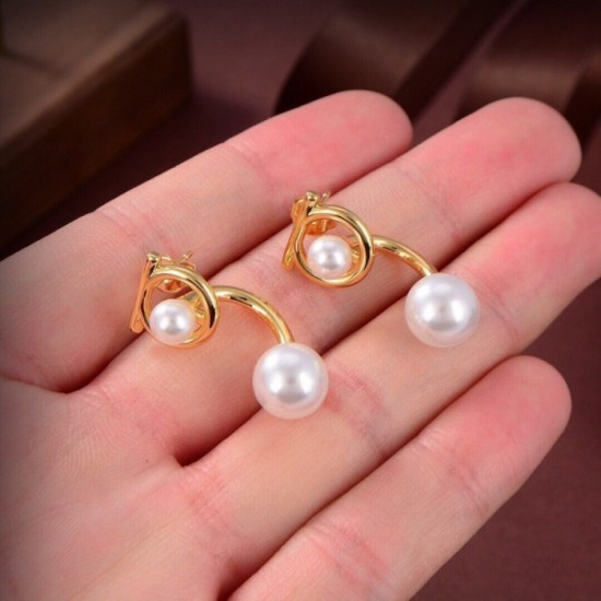 Not in Japan FERRAGAMO Salvatore Ferragamo 2022AW Earrings Not in Japan FERRAGAMO Salvatore Ferragamo 2022AW Earrings