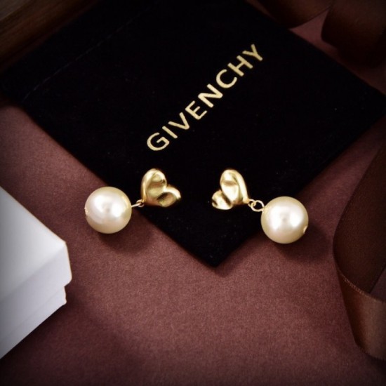 Sold out this time! GIVENCHY Givenchy 2022AW earrings Sold out this time! GIVENCHY Givenchy 2022AW earrings