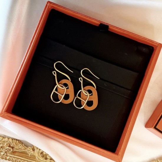 Popular item every year 2022 HERMES Hermes earrings Popular item every year 2022 HERMES Hermes earrings