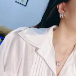 Popular model in Japan 2022 HERMES Hermes earrings