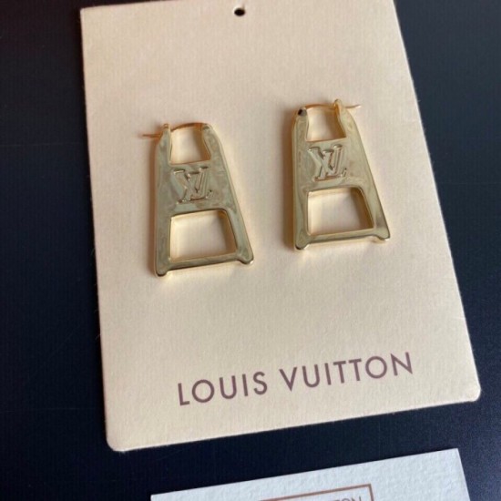 Inundation of orders 2022 LOUIS VUITTON Louis Vuitton earrings Inundation of orders 2022 LOUIS VUITTON Louis Vuitton earrings