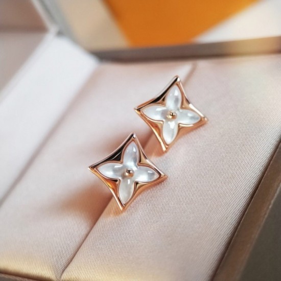 This season trend 2022 LOUIS VUITTON Louis Vuitton earrings This season trend 2022 LOUIS VUITTON Louis Vuitton earrings
