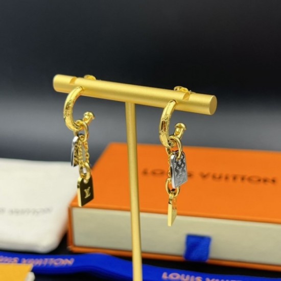 Fashionable impression 2022 LOUIS VUITTON Louis Vuitton earrings Fashionable impression 2022 LOUIS VUITTON Louis Vuitton earrings