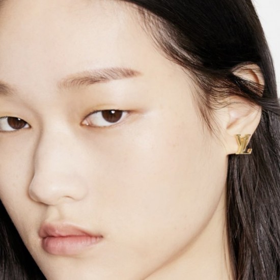 Fashionable with one piece 2022 LOUIS VUITTON Louis Vuitton earrings Fashionable with one piece 2022 LOUIS VUITTON Louis Vuitton earrings