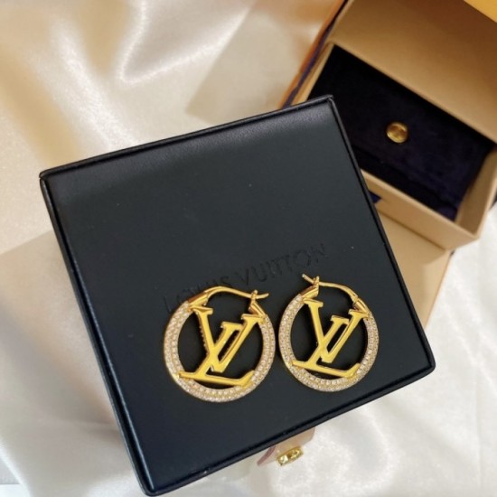 Soft texture 2022 LOUIS VUITTON Louis Vuitton earrings Soft texture 2022 LOUIS VUITTON Louis Vuitton earrings