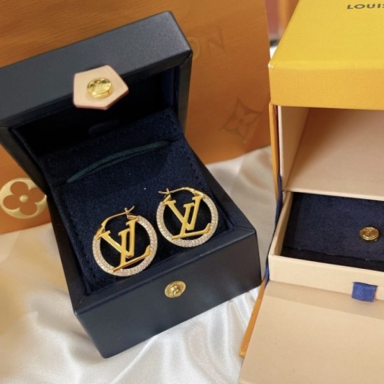 Soft texture 2022 LOUIS VUITTON Louis Vuitton earrings Soft texture 2022 LOUIS VUITTON Louis Vuitton earrings
