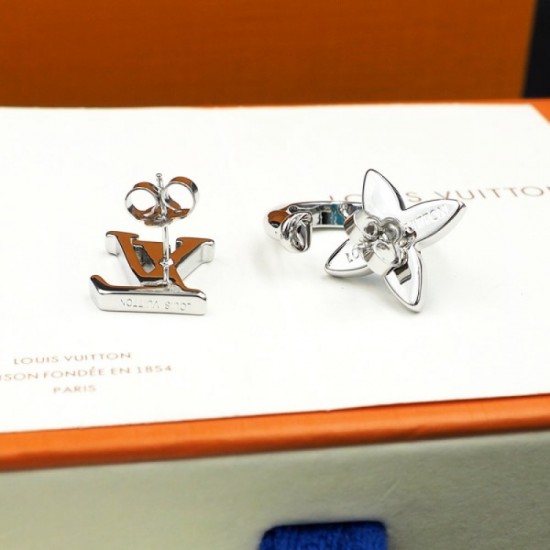 Fine cotton 2022 LOUIS VUITTON Louis Vuitton earrings Fine cotton 2022 LOUIS VUITTON Louis Vuitton earrings