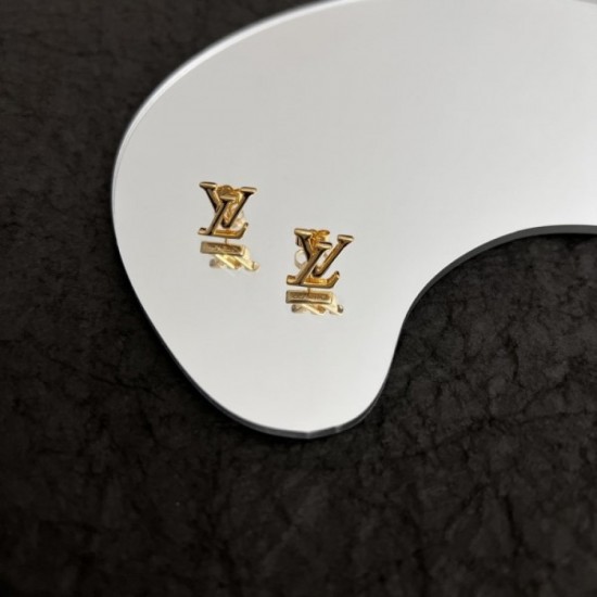 Smart impression 2022 LOUIS VUITTON Louis Vuitton earrings Smart impression 2022 LOUIS VUITTON Louis Vuitton earrings