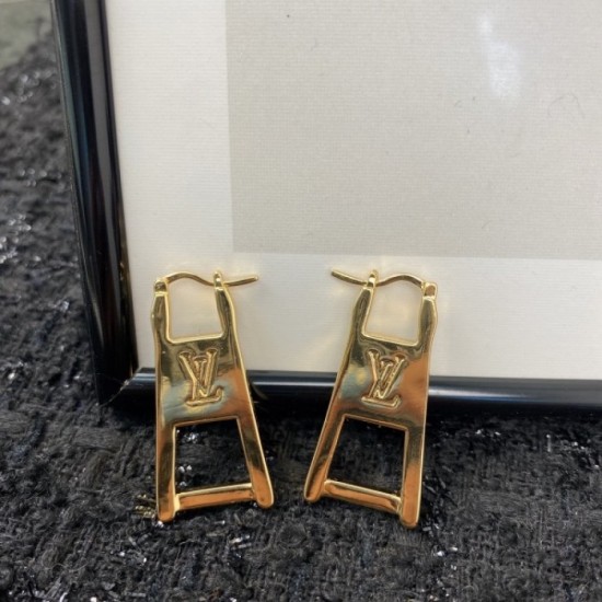 2022 LOUIS VUITTON Louis Vuitton earrings 2022 LOUIS VUITTON Louis Vuitton earrings