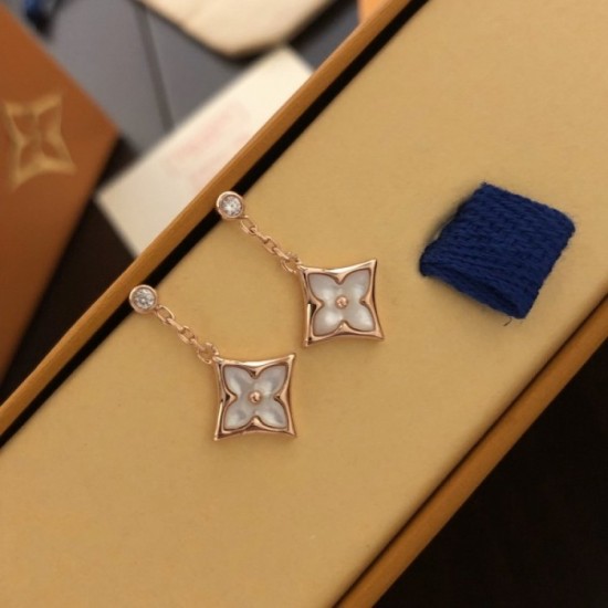 New arrival this season 2022 LOUIS VUITTON Louis Vuitton earrings New arrival this season 2022 LOUIS VUITTON Louis Vuitton earrings