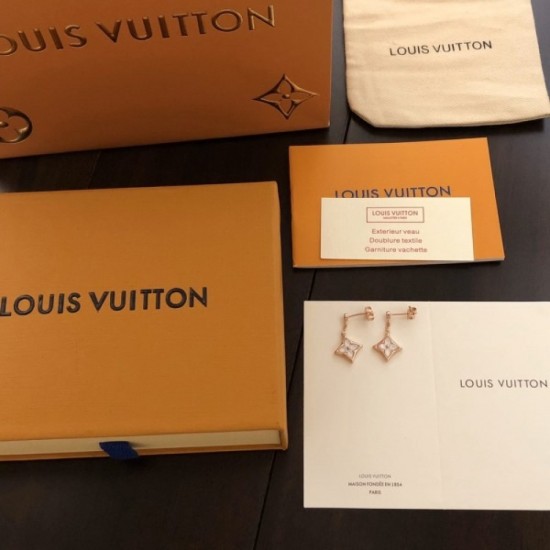 New arrival this season 2022 LOUIS VUITTON Louis Vuitton earrings New arrival this season 2022 LOUIS VUITTON Louis Vuitton earrings
