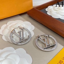 Overwhelming luxury LOUIS VUITTON Louis Vuitton 2022AW earrings
