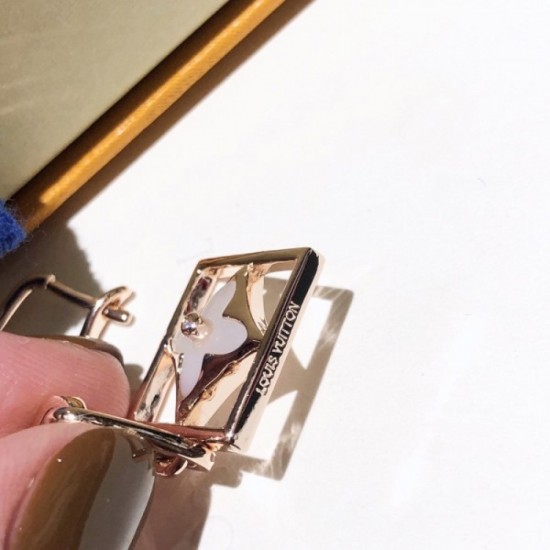 For limited gifts LOUIS VUITTON Louis Vuitton 2022AW earrings For limited gifts LOUIS VUITTON Louis Vuitton 2022AW earrings