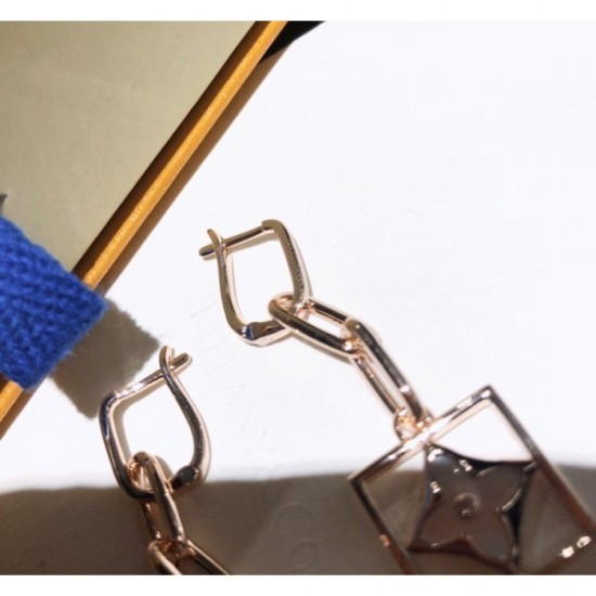 For limited gifts LOUIS VUITTON Louis Vuitton 2022AW earrings For limited gifts LOUIS VUITTON Louis Vuitton 2022AW earrings