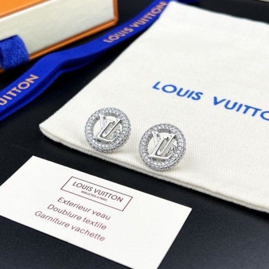Popular item LOUIS VUITTON Louis Vuitton 2022AW earrings Popular item LOUIS VUITTON Louis Vuitton 2022AW earrings